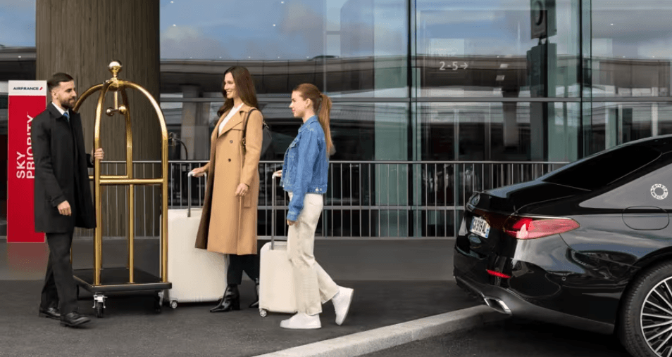 Ride Paris Safely with 24/7 Taxi Booking